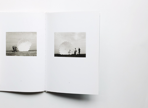 Margaret Bourke-White: Twenty Parachutes”><br><br>
<img src=